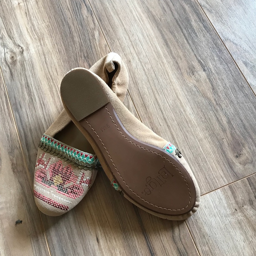 Latigo moccasin flat